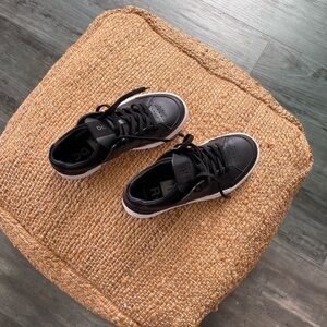 ON sneakers that can be dressed up or down!